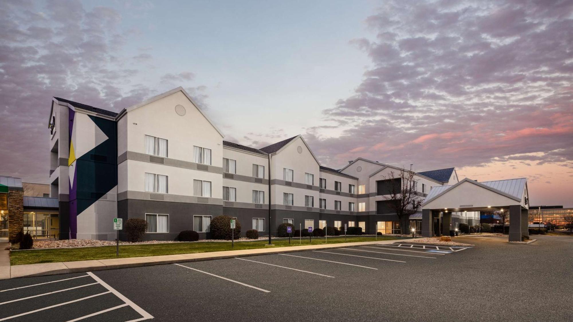 Spark By Hilton Salt Lake City Airport Exterior foto